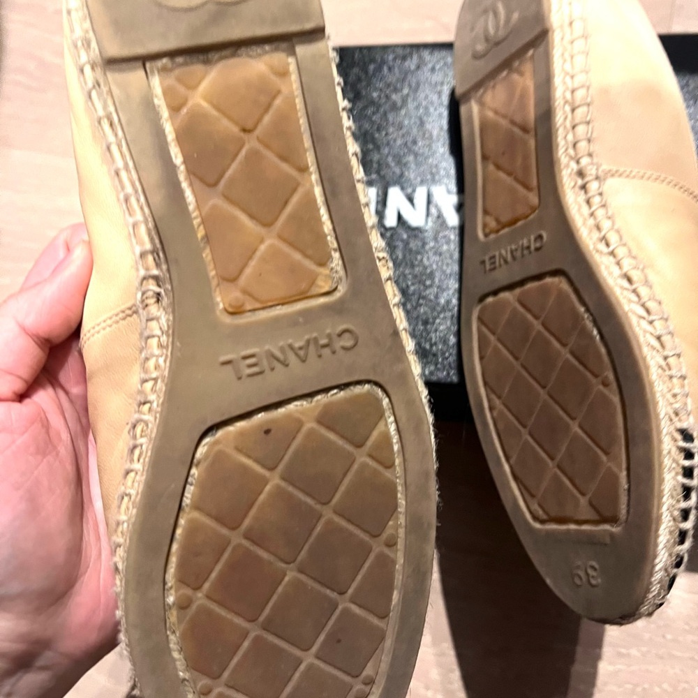 CHANEL Tan and Black Espadrilles - Picture 3 of 5